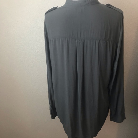Cute flowy top. Gray/ green  Rubbish size L - Picture 5 of 7
